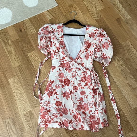 Like new THE VAMPIRE’S WIFE Red Floral Wrapsody Mini Dress - Picture 12 of 16